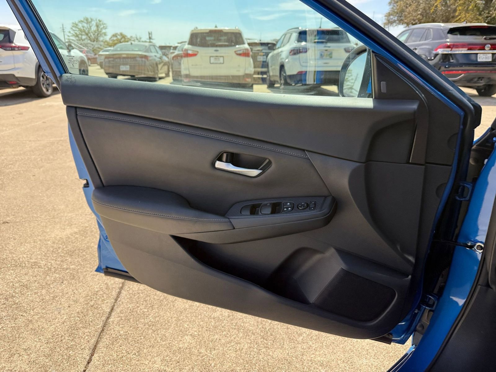 Used 2025 Nissan Sentra SV image 18