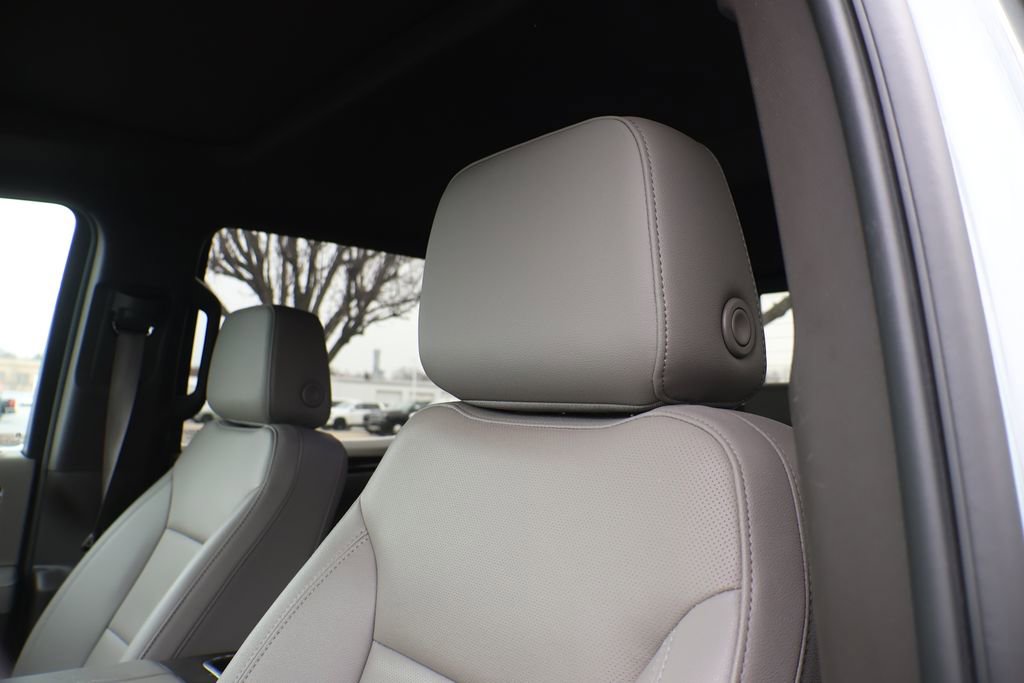 Used 2023 Chevrolet Silverado 1500 LTZ w/ LTZ Premium Package image 13