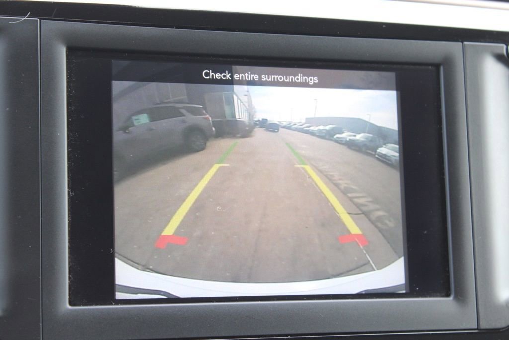 Used 2019 Chrysler Pacifica Touring-L image 42