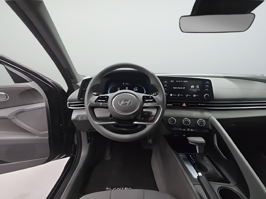 Certified 2026 Hyundai Elantra SE FWD image 29