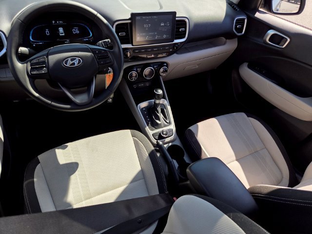 Used 2023 Hyundai Venue SEL w/ Cargo Package FWD image 7