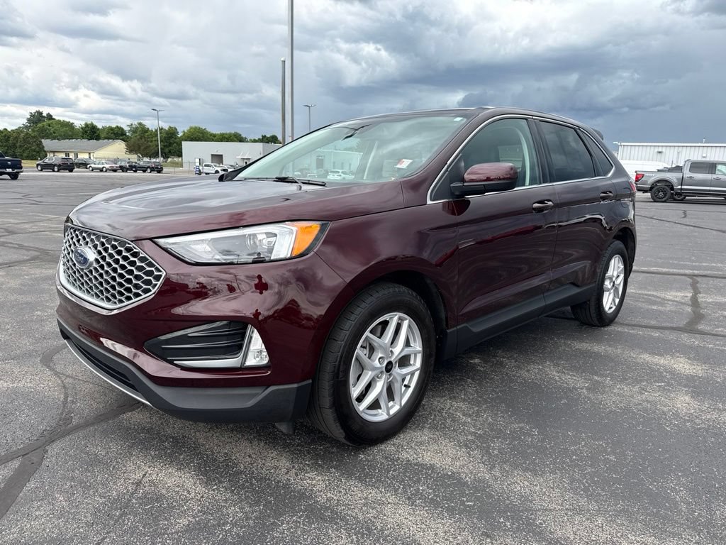 Used 2024 Ford Edge SEL w/ Convenience Package AWD/4WD image 4