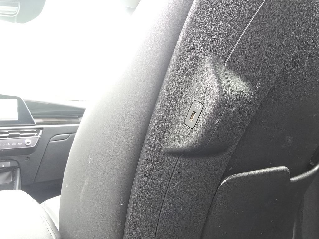 Used 2023 Kia Niro Wave w/ Wave Preserve Package FWD image 27