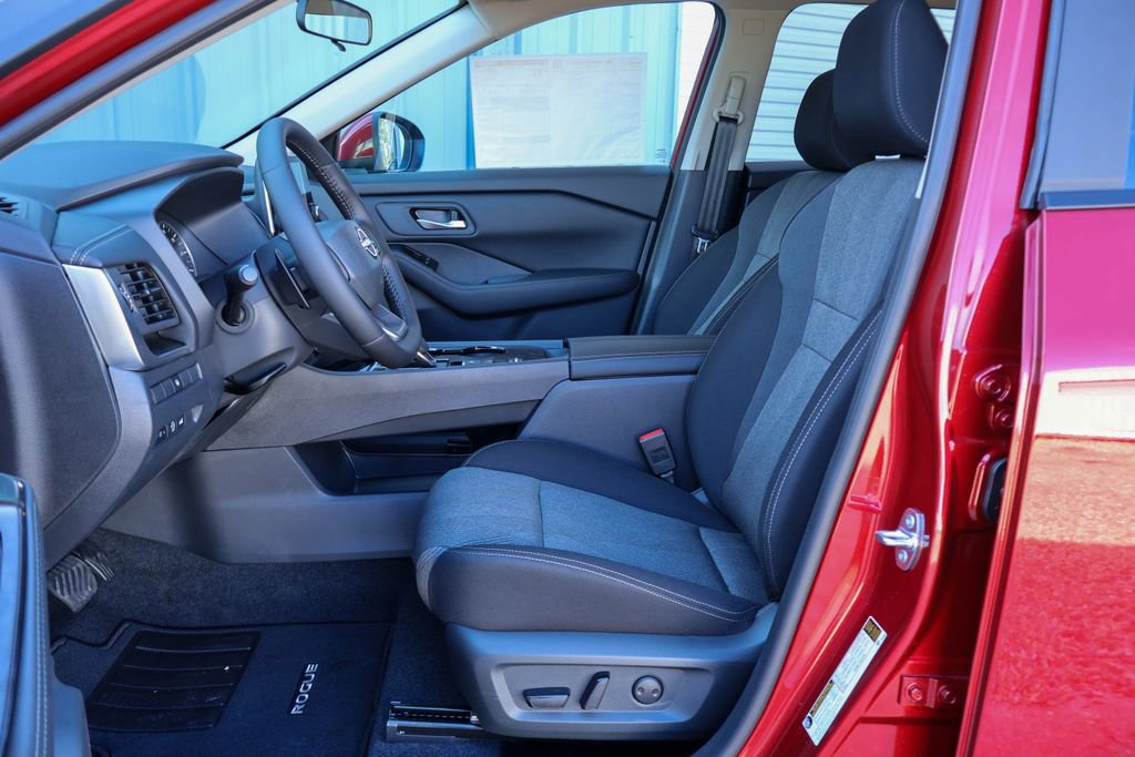 New 2026 Nissan Rogue SV image 7