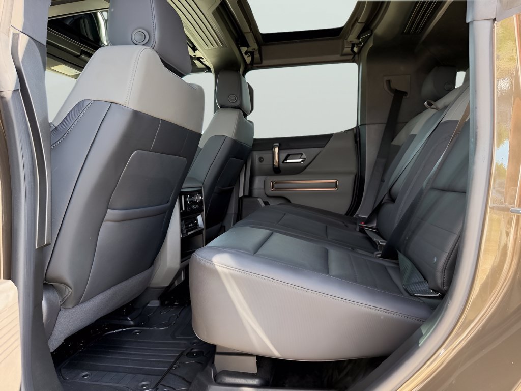 Used 2024 GMC Hummer EV 2X w/ LPO, Illumination Package AWD/4WD image 29