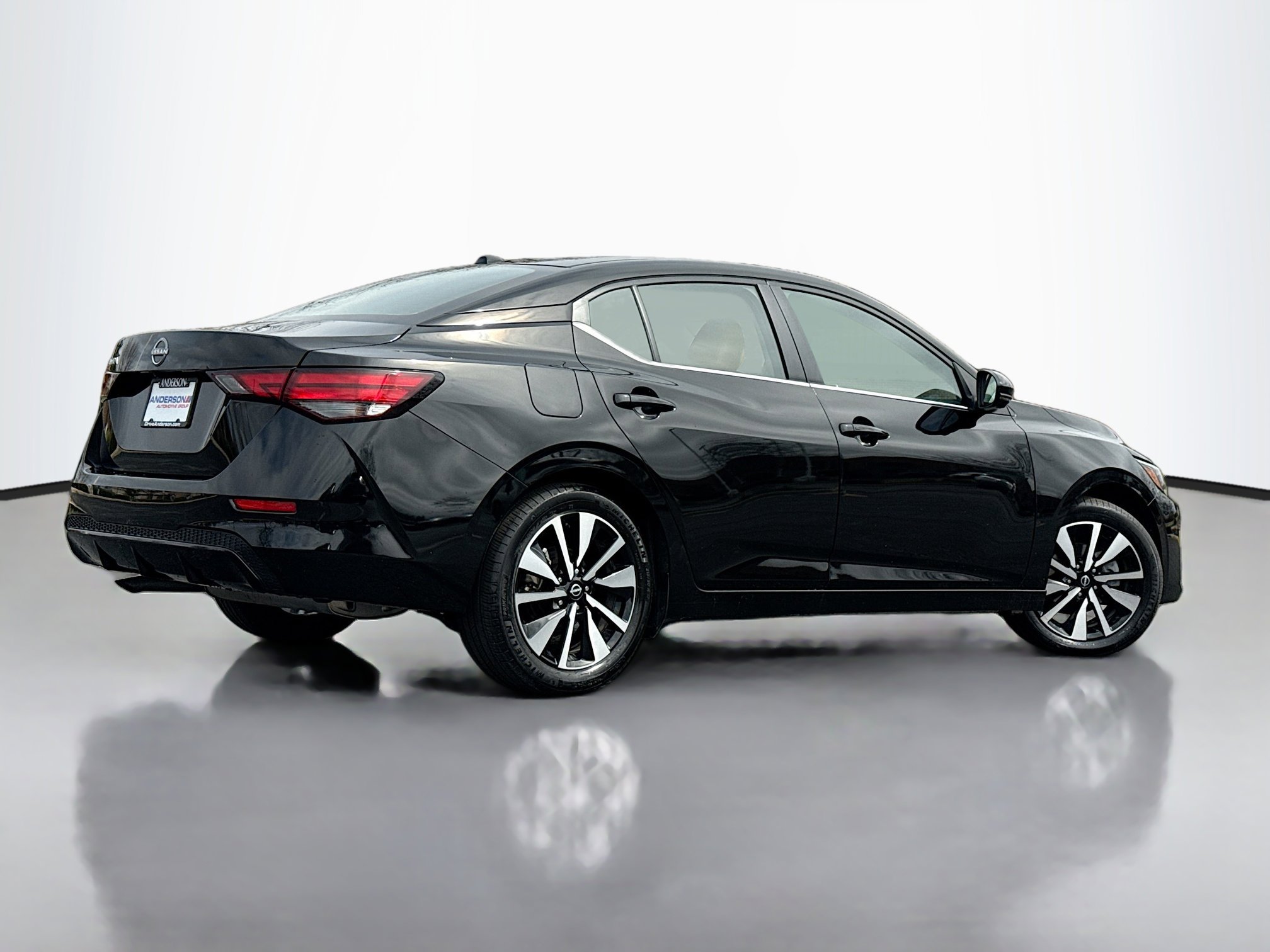 Used 2025 Nissan Sentra SV w/ SV Premium Package image 2