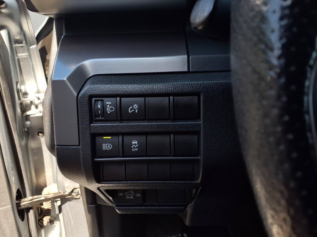 Certified 2024 Toyota Tacoma SR5 AWD/4WD image 16