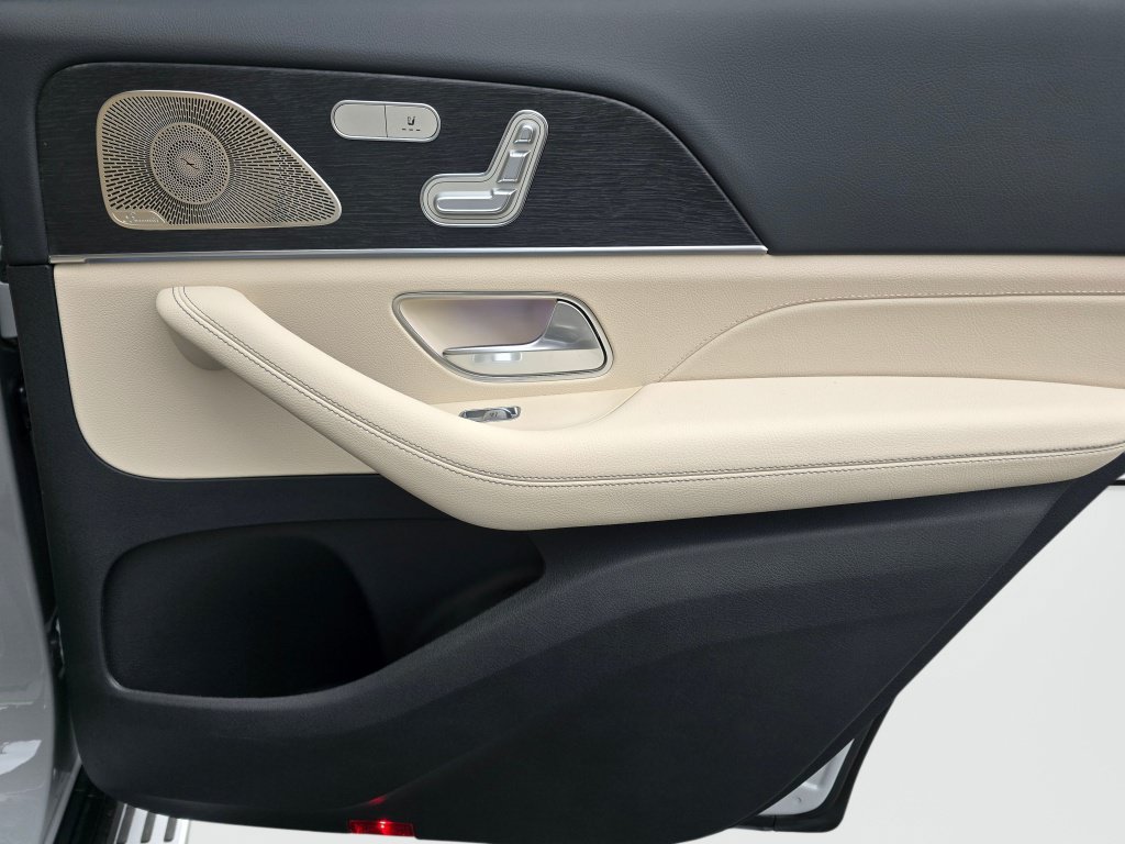 New 2026 Mercedes-Benz GLS 450 4MATIC image 26