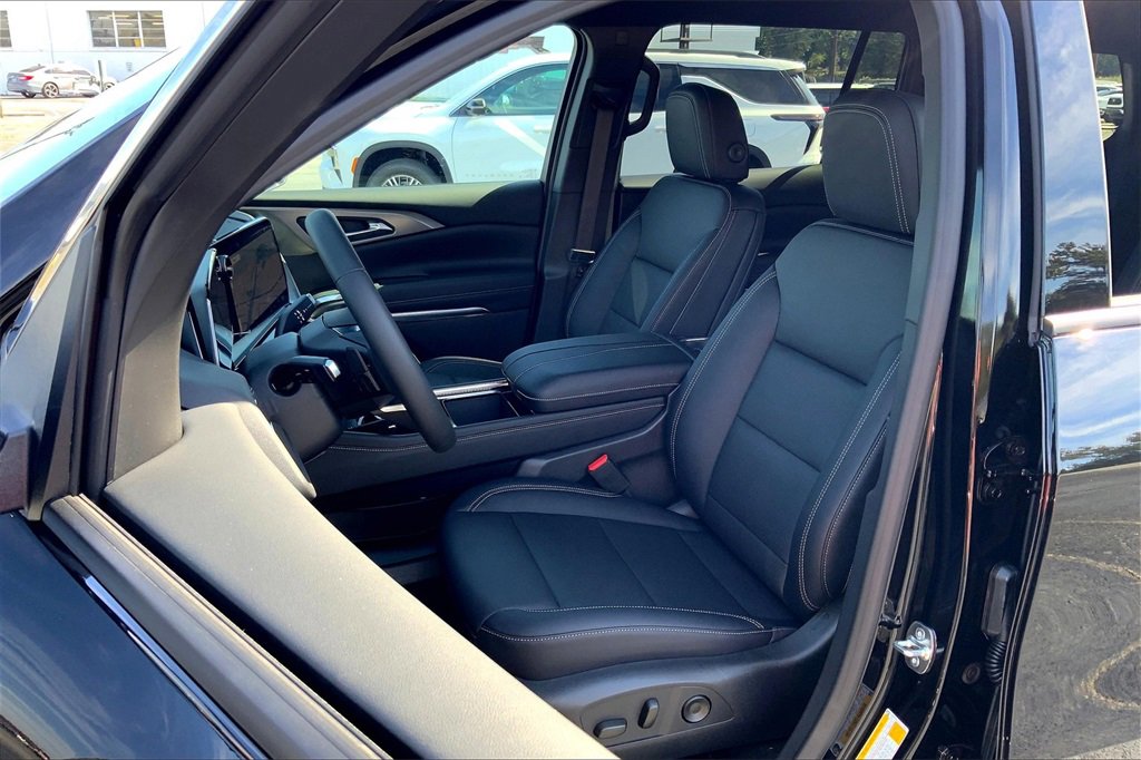New 2026 Chevrolet Traverse LT image 10
