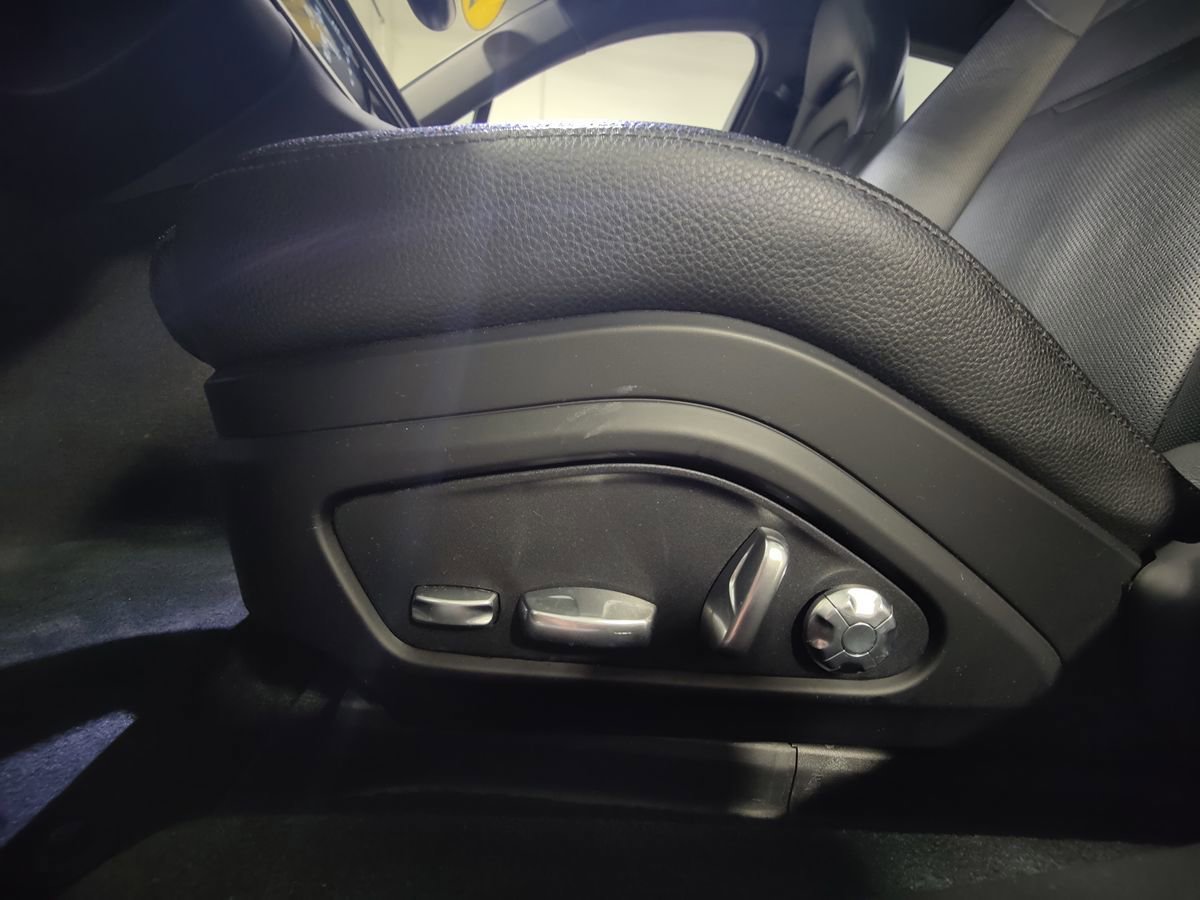 Used 2018 Porsche Panamera 4S image 31