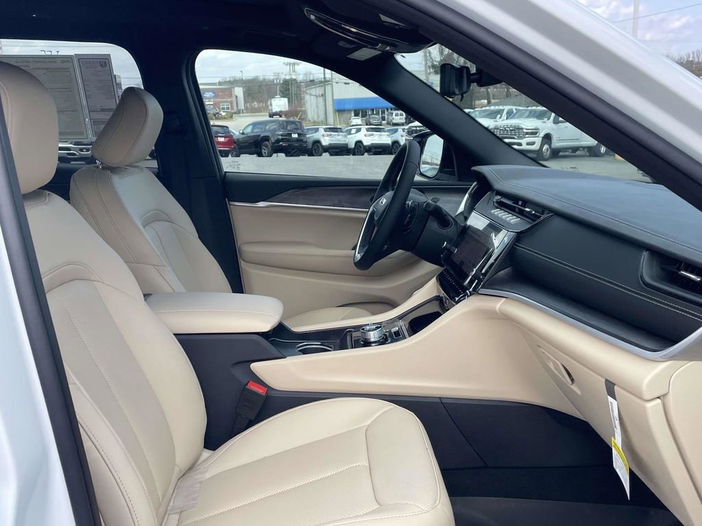 New 2026 Jeep Grand Cherokee L Limited image 15