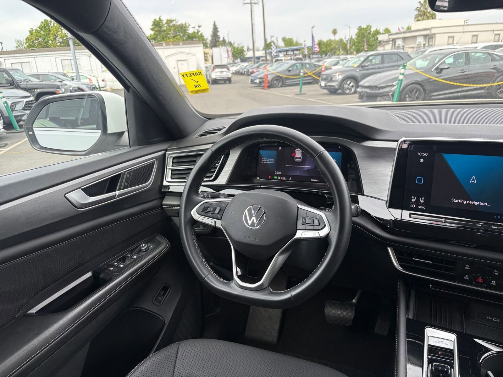 Used 2025 Volkswagen Atlas Cross Sport SE FWD image 37