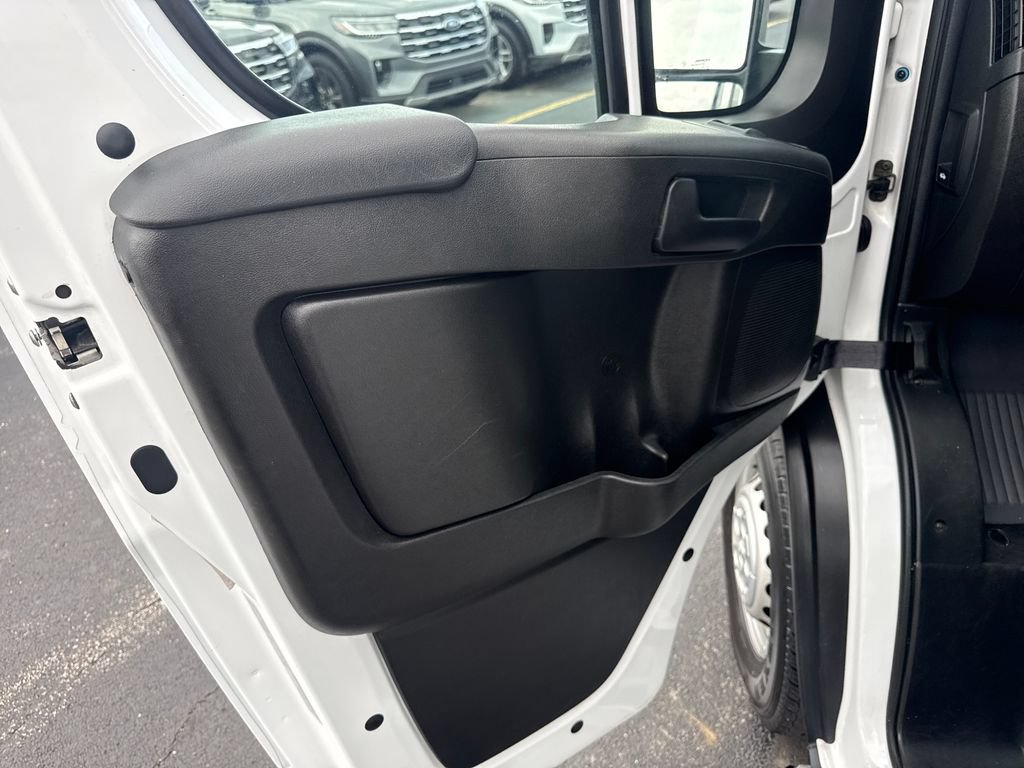 Used 2025 RAM ProMaster 2500 w/ U-Haul Equipment Group FWD image 26