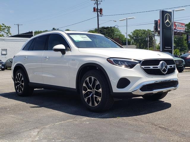 New 2025 Mercedes-Benz GLC 350e 4MATIC image 4