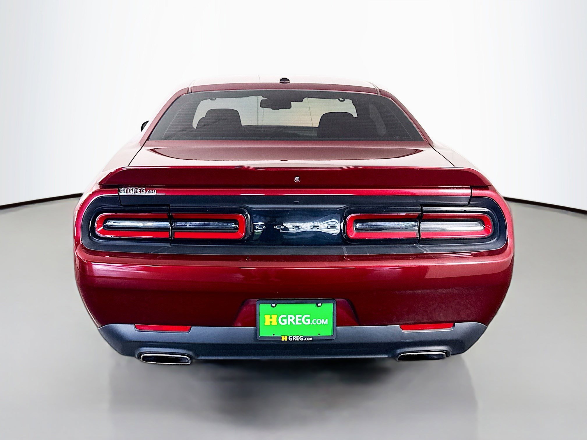 Used 2022 Dodge Challenger SXT RWD image 8