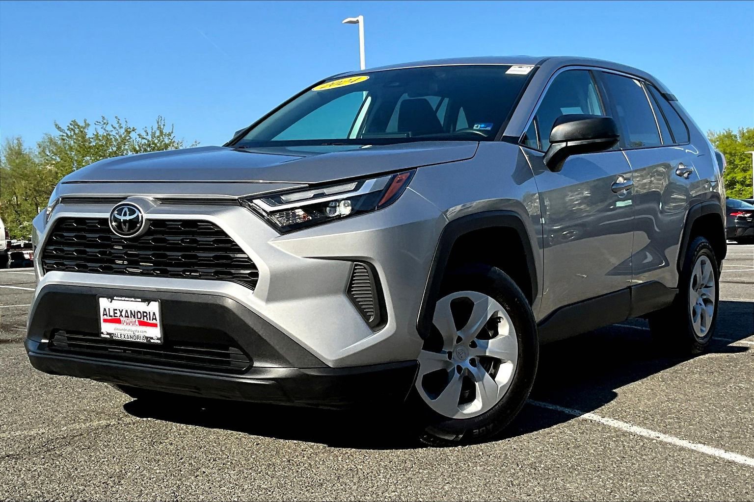 Used 2024 Toyota RAV4 LE image 1