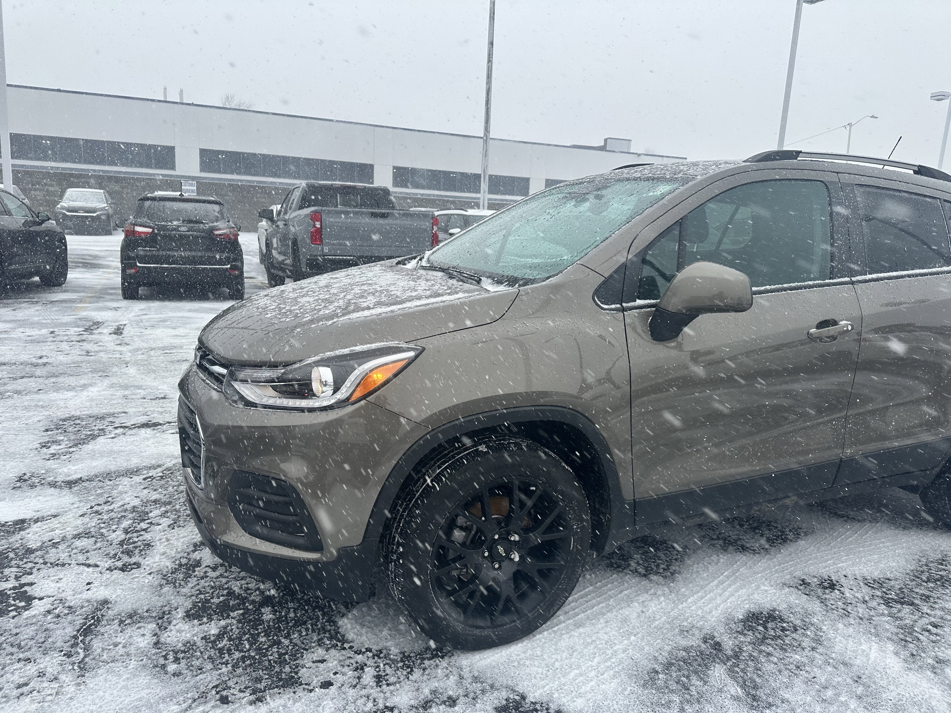 Used 2022 Chevrolet Trax LT w/ Premium Seat Package image 4