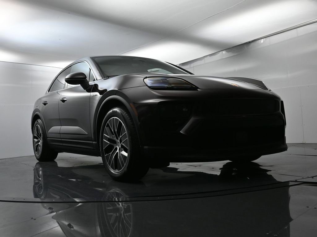 Certified 2025 Porsche Macan 4 Electric image 55
