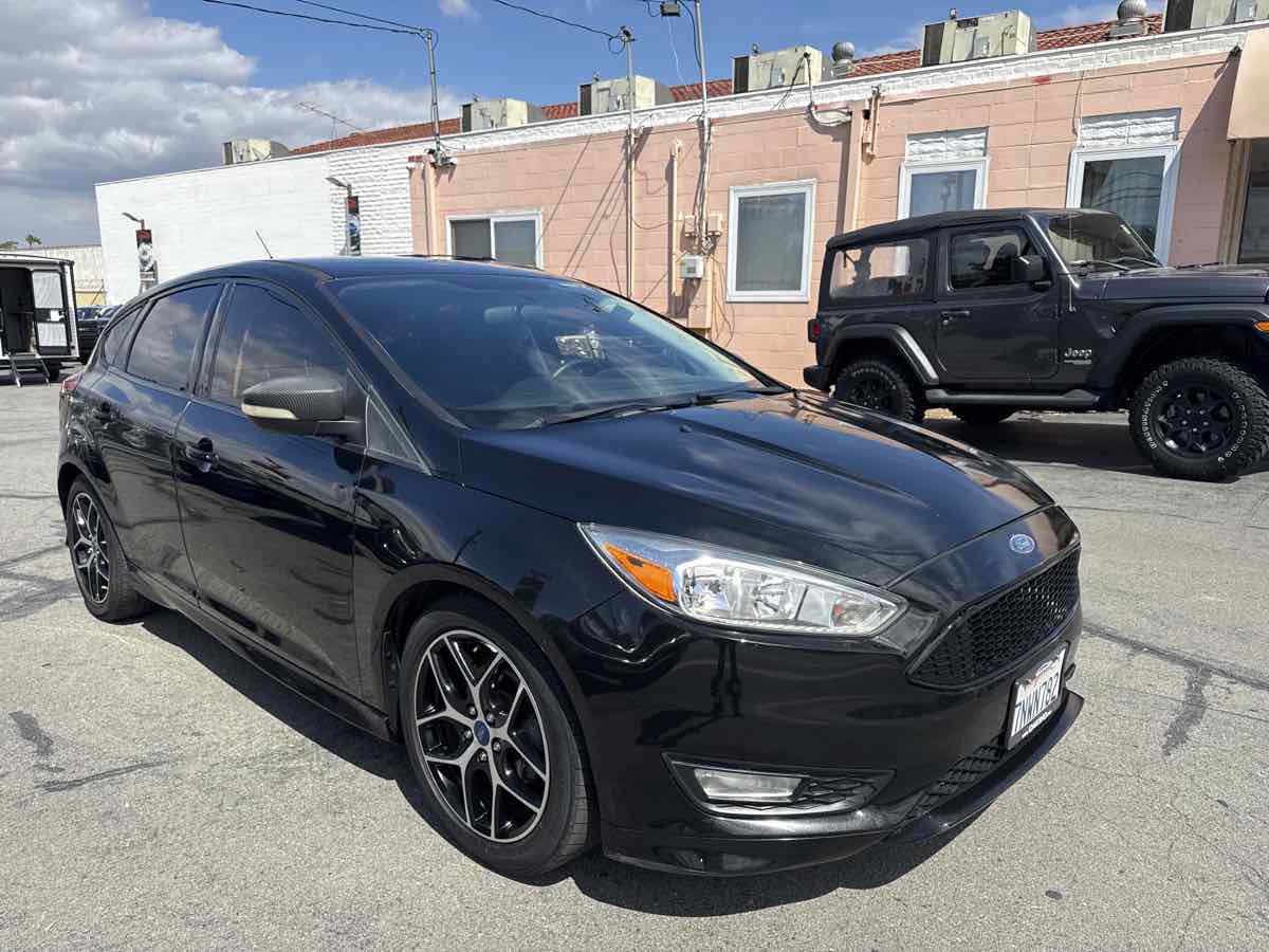 Used 2015 Ford Focus SE w/ SE Sport Package image 7