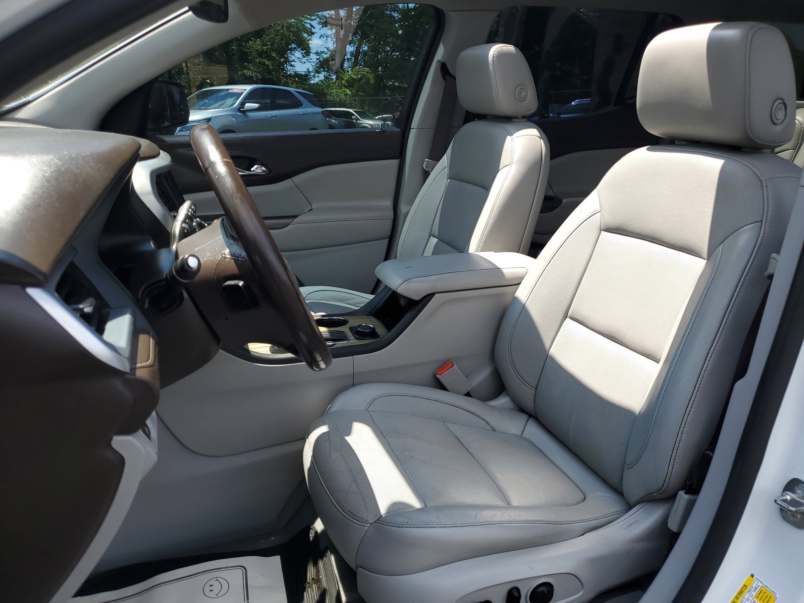 Used 2019 GMC Acadia SLT image 19