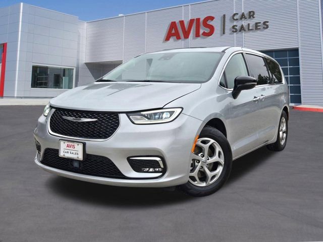 Used 2024 Chrysler Pacifica Limited FWD image 1