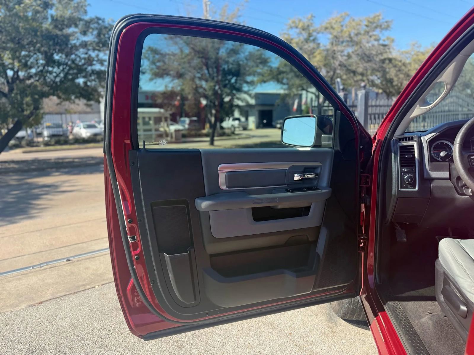 Used 2014 RAM 1500 Express RWD image 8