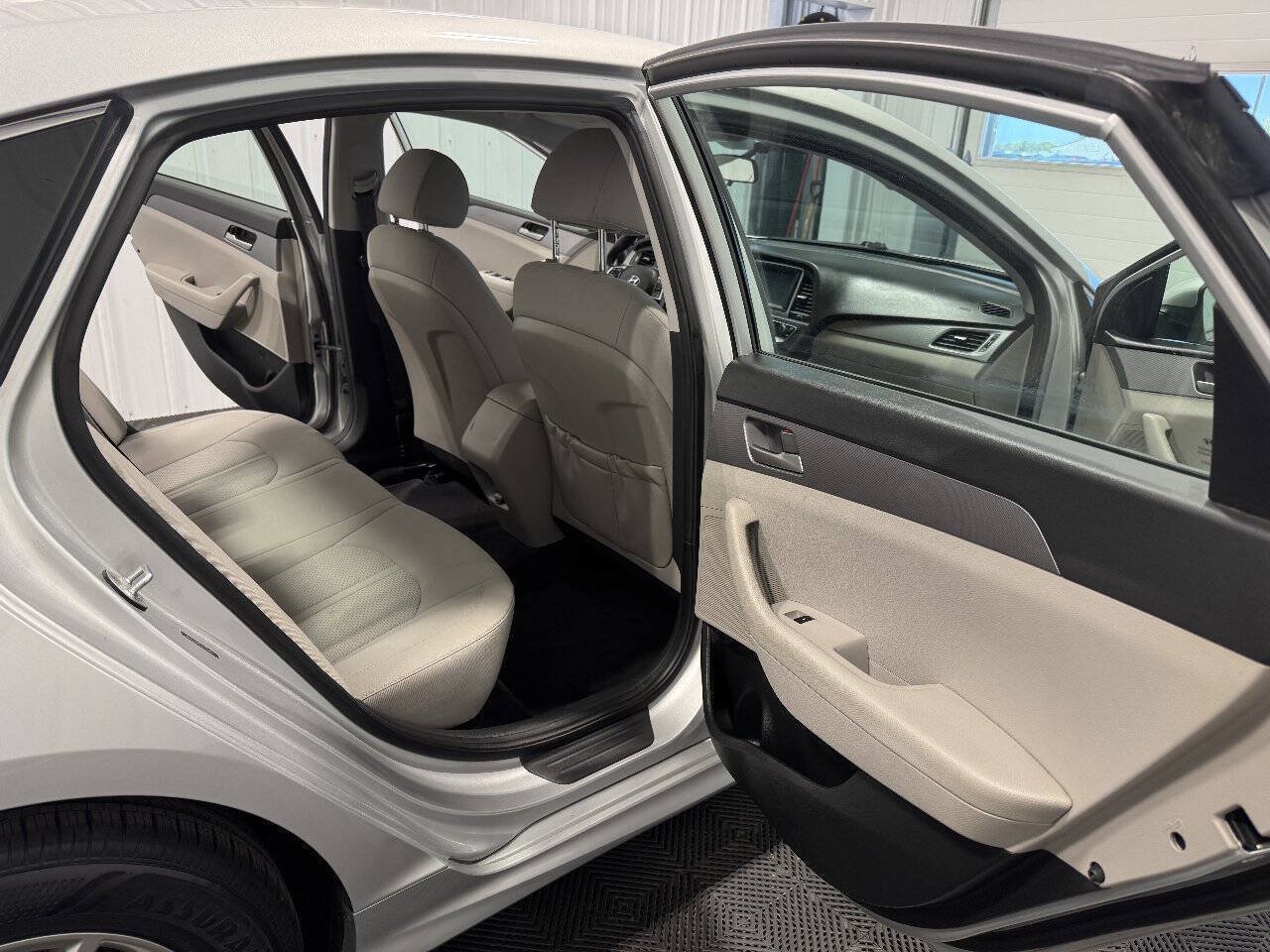 Used 2018 Hyundai Sonata ECO FWD image 19