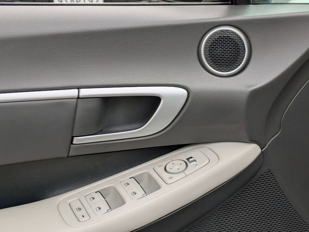 Used 2025 Hyundai Sonata SEL image 13