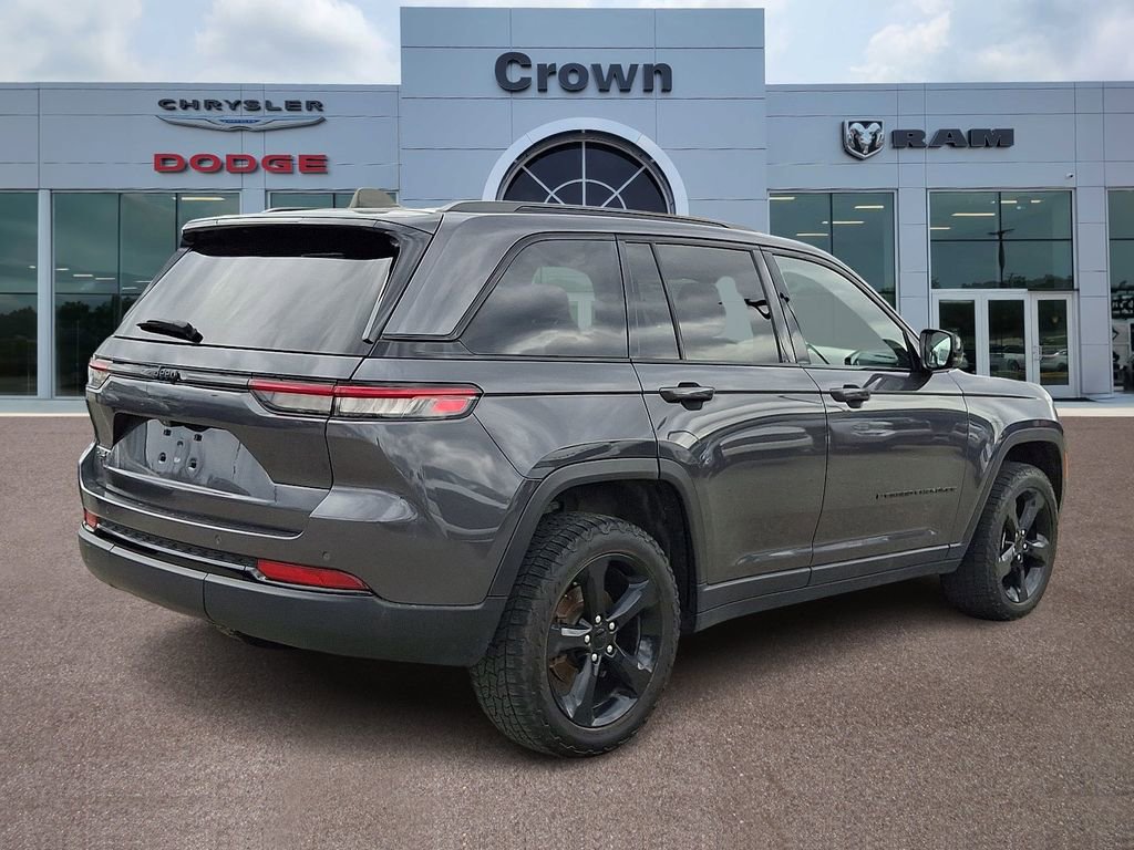 Used 2023 Jeep Grand Cherokee Altitude image 6