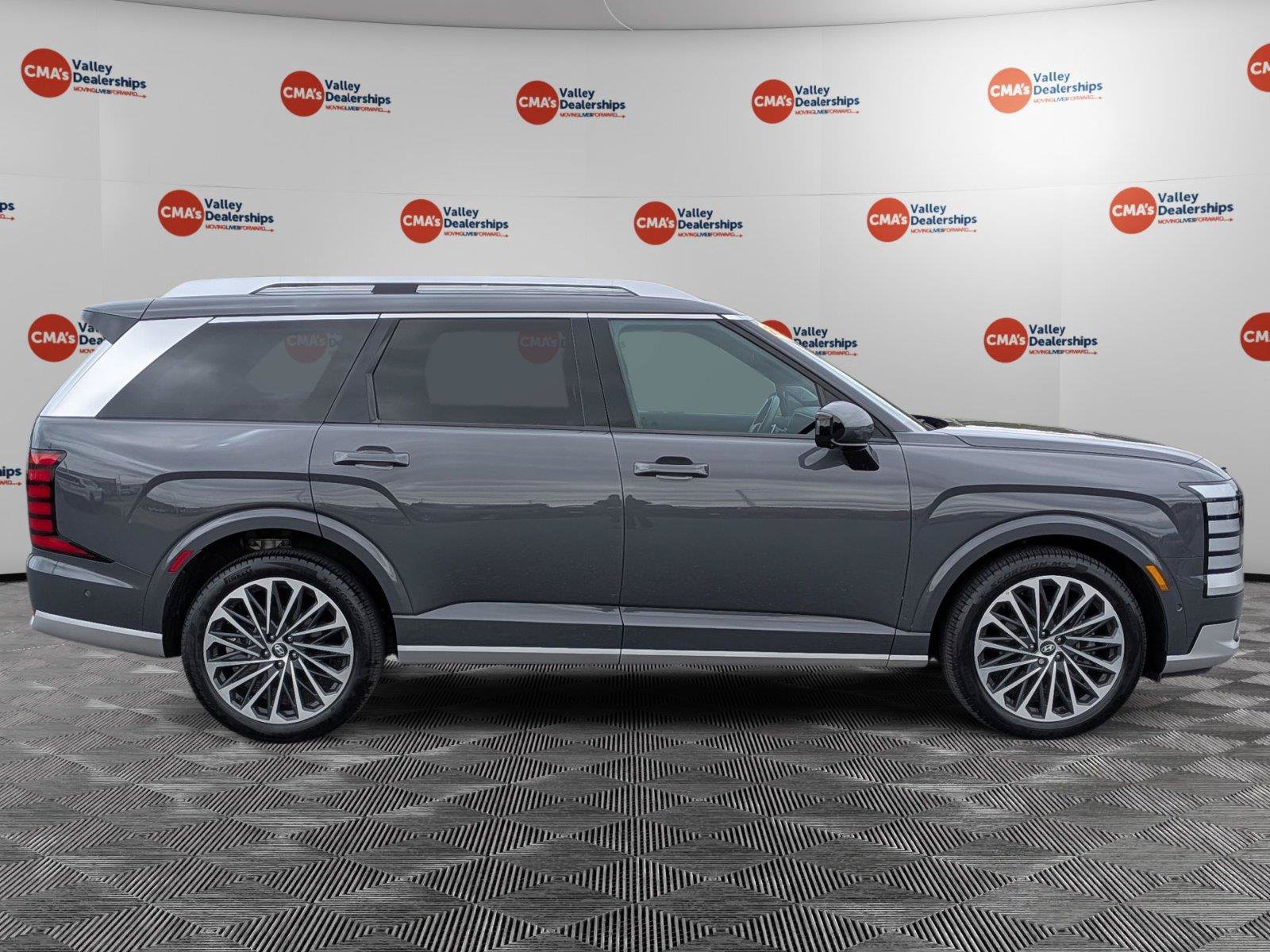 Used 2026 Hyundai Palisade Calligraphy FWD image 4