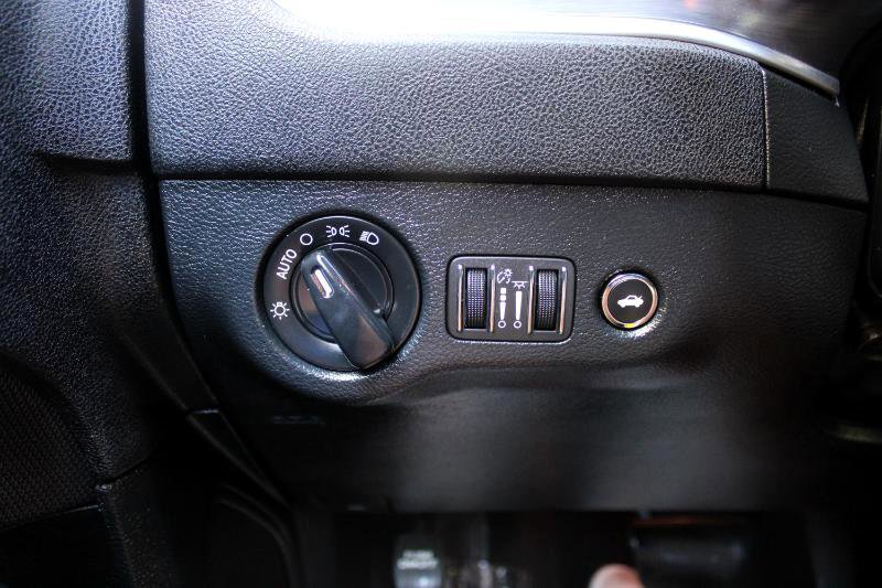 Used 2018 Dodge Charger SXT image 26