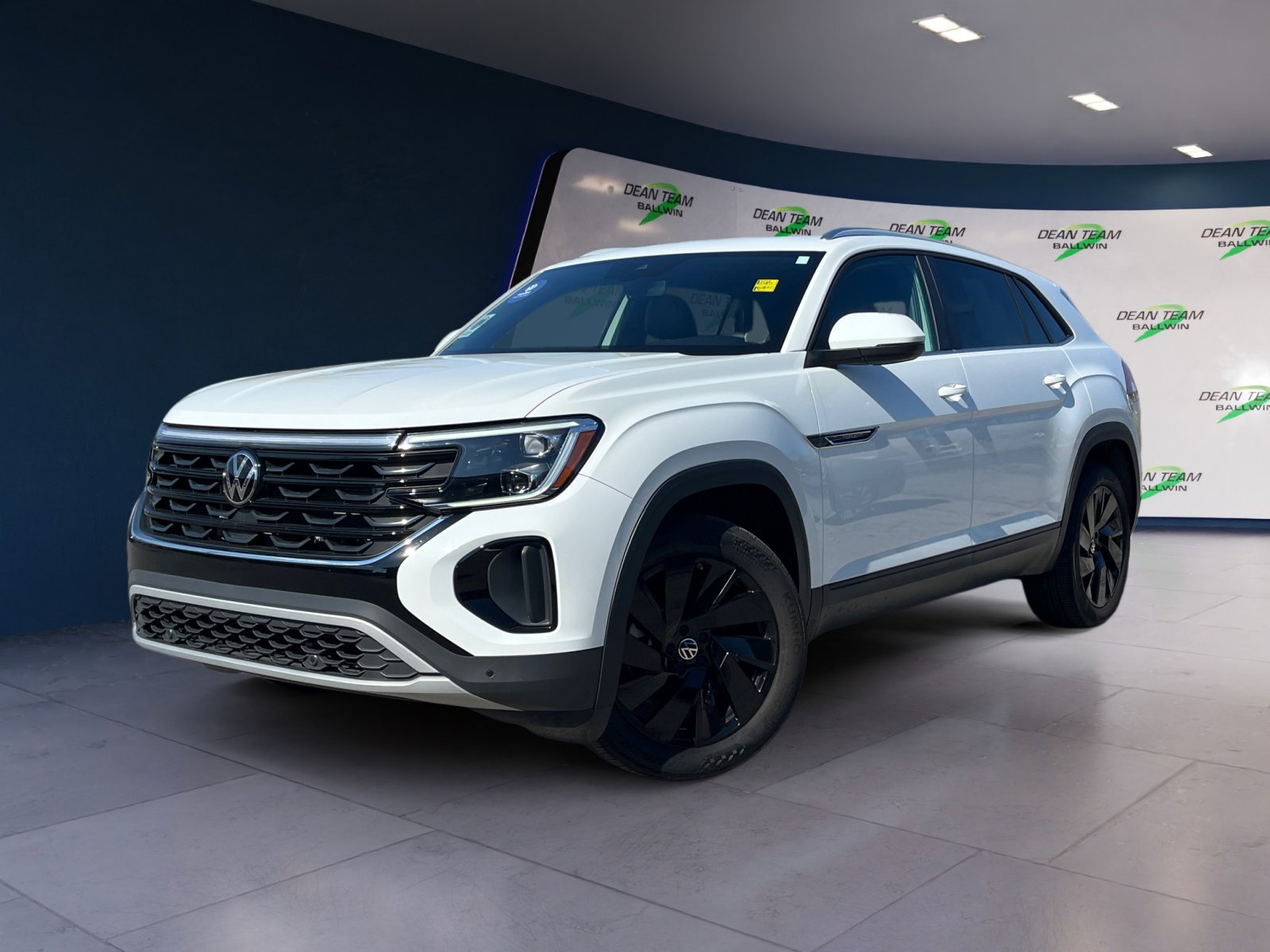 Certified 2024 Volkswagen Atlas Cross Sport SE w/ Panoramic Sunroof Package image 3