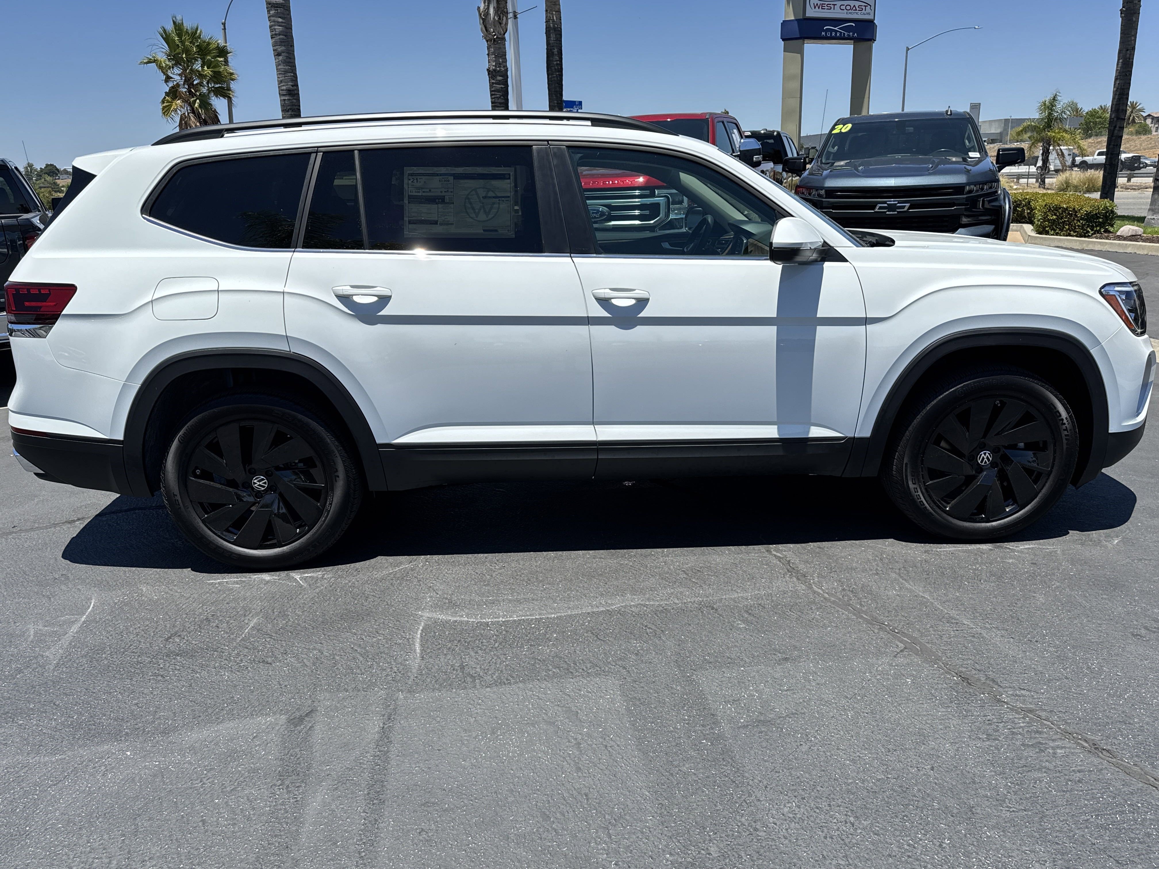 Used 2025 Volkswagen Atlas SE image 11