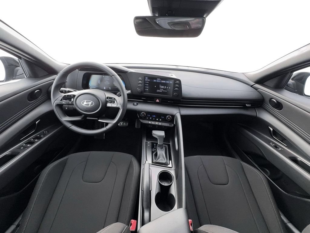 New 2026 Hyundai Elantra Sport FWD image 15