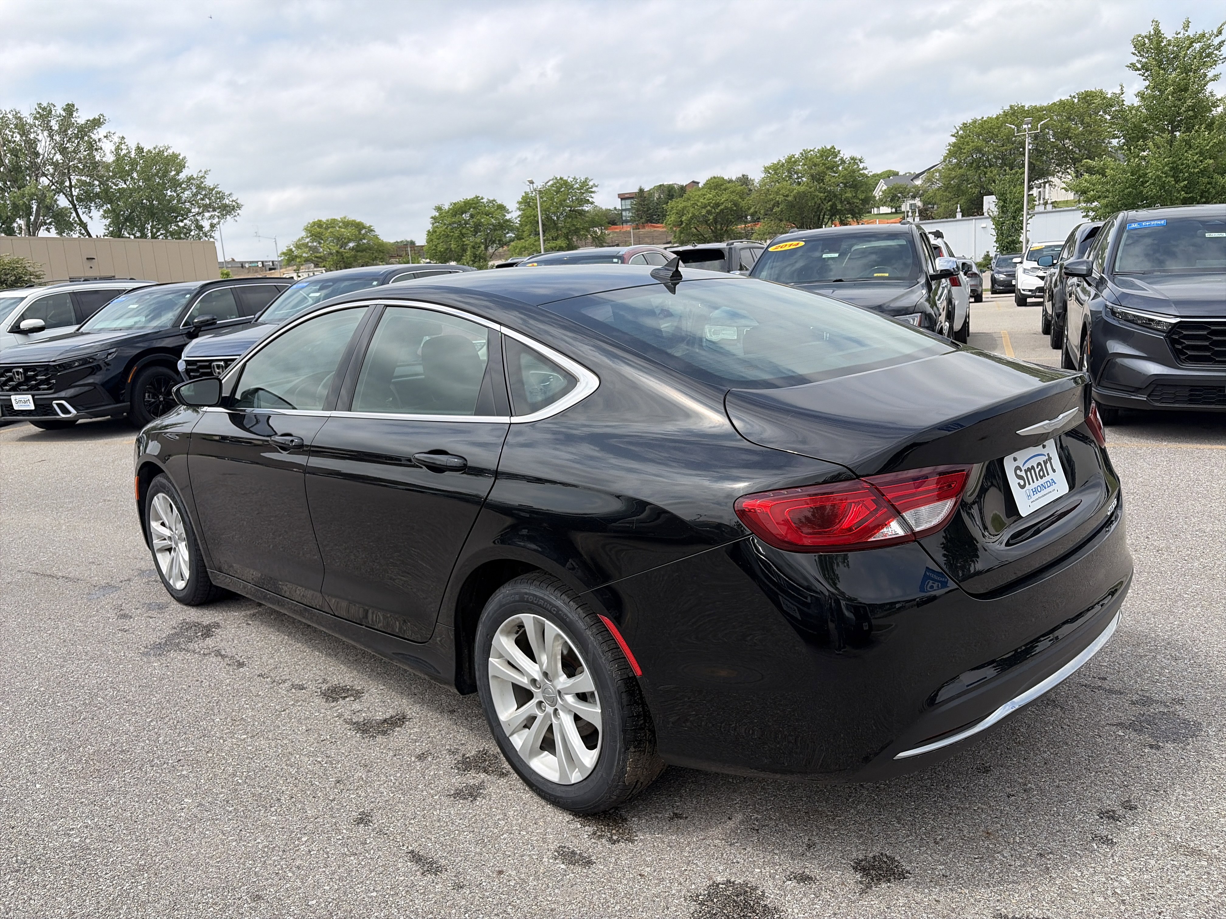 Used 2015 Chrysler 200 Limited w/ Convenience Group FWD image 7
