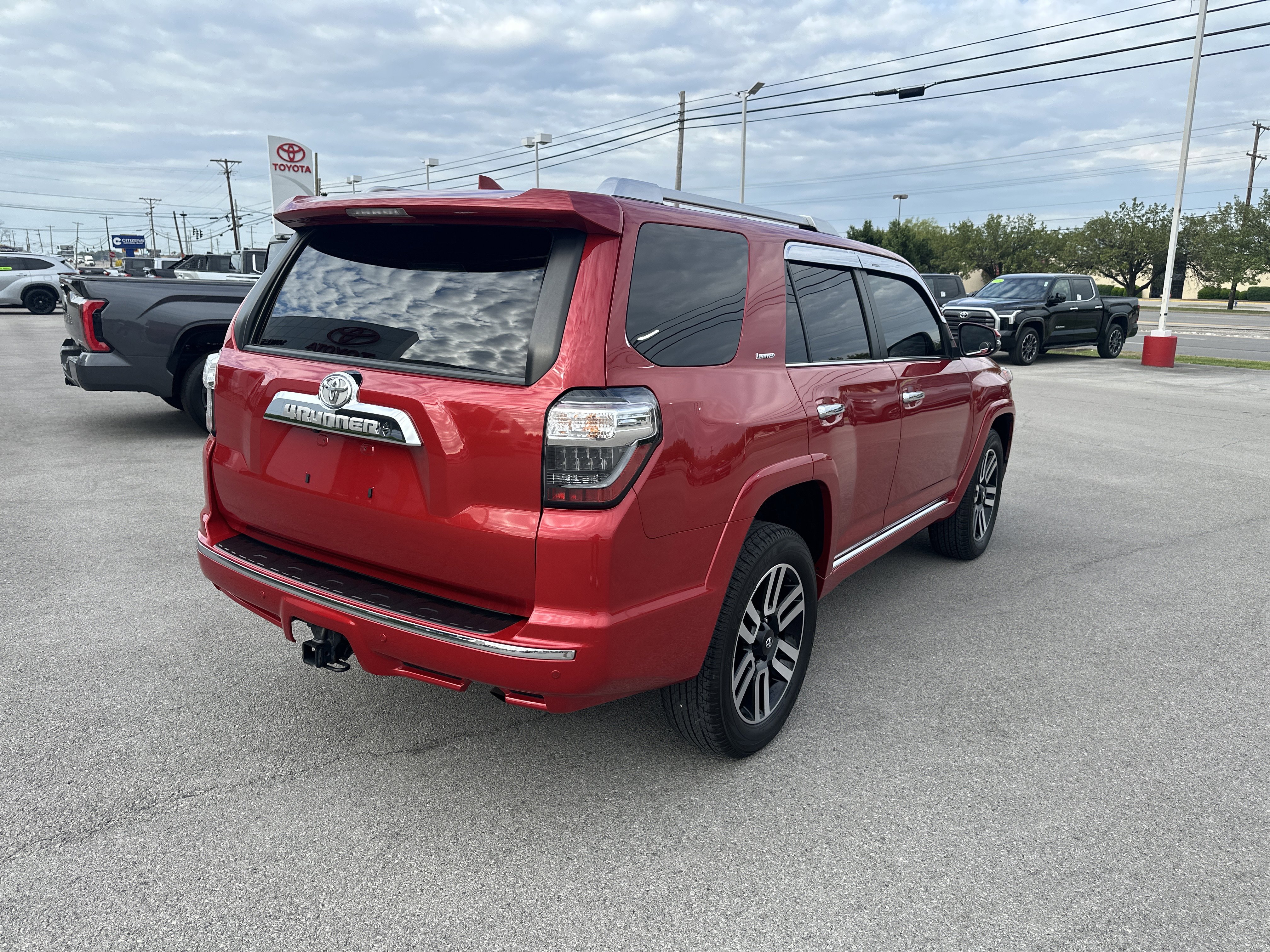 Used 2023 Toyota 4Runner Limited AWD/4WD image 8