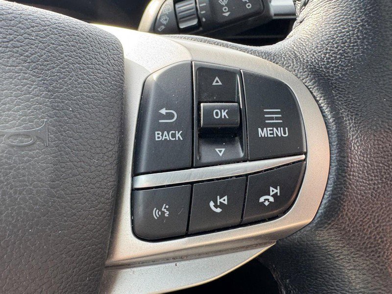 Used 2021 Ford Explorer Limited w/ Equipment Group 301A AWD/4WD image 18