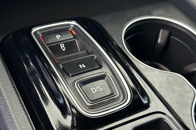 Used 2025 Honda Pilot Sport image 25