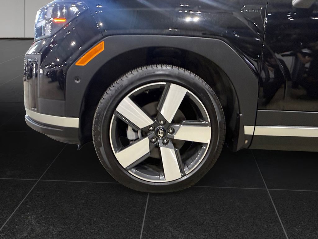 Used 2025 Hyundai Santa Fe Limited image 9