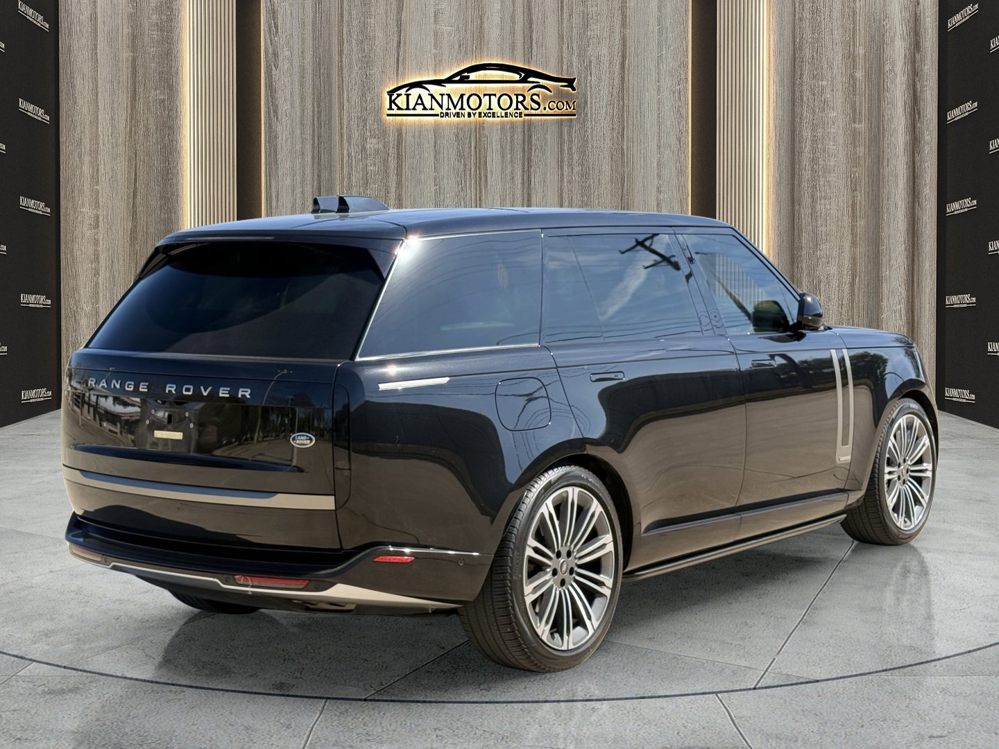 Used 2023 Land Rover Range Rover Long Wheelbase Autobiography image 10