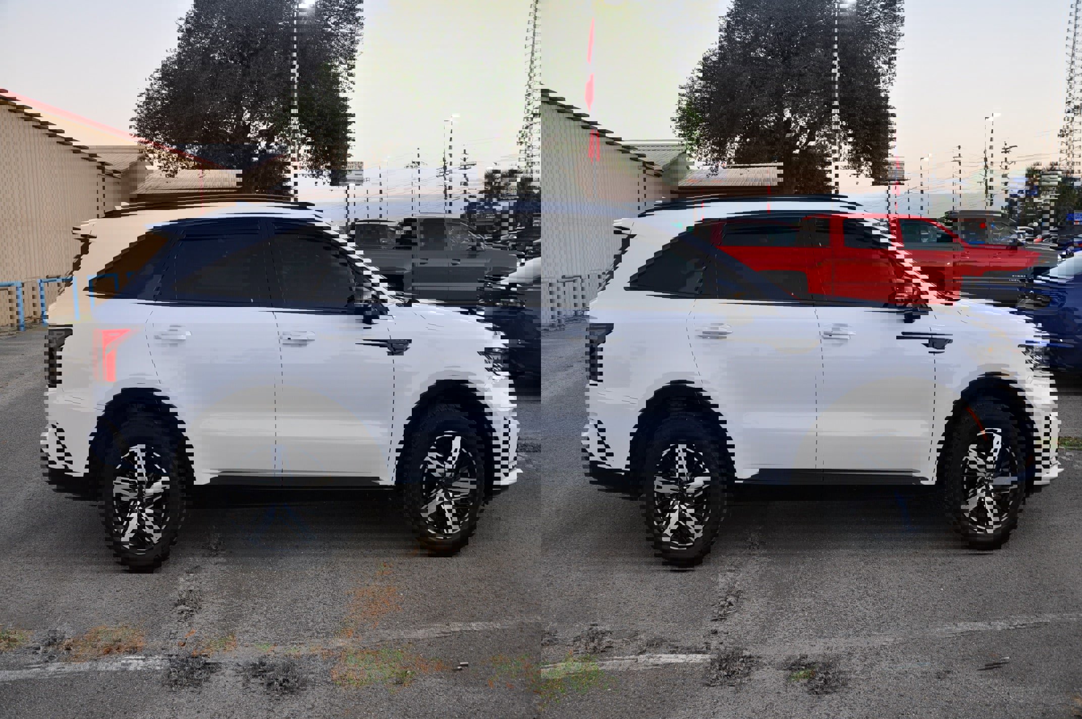 Used 2023 Kia Sorento S w/ Panoramic Sunroof Package image 6