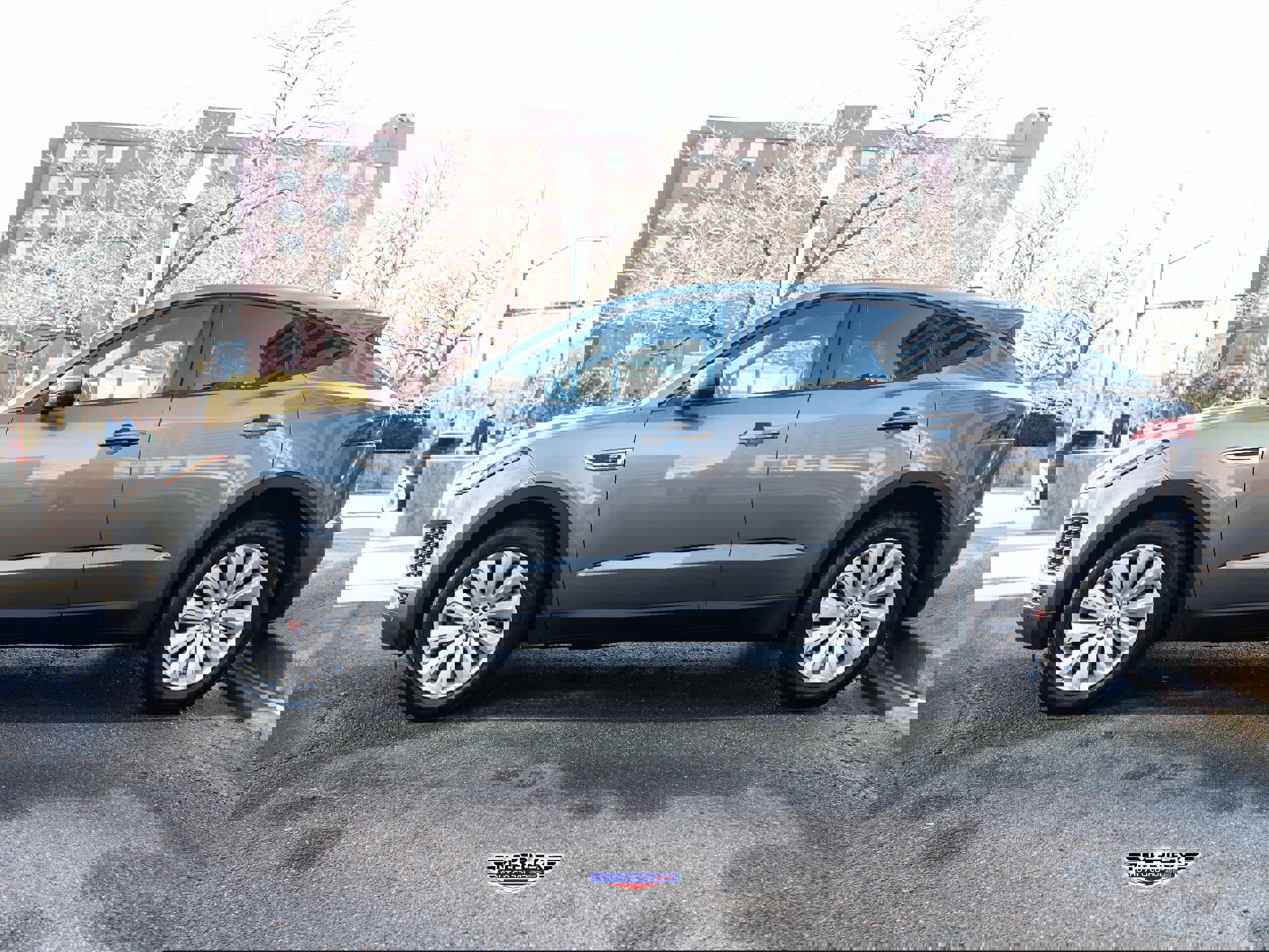 Used 2020 Jaguar E-PACE SE image 4