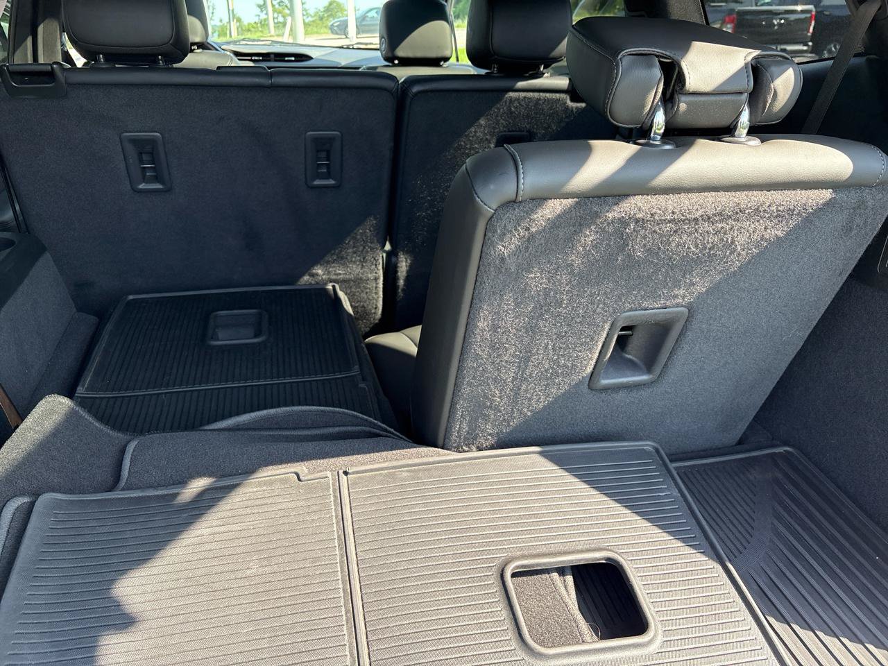 Used 2024 Cadillac XT6 Premium Luxury w/ LPO, Floor Liner Package AWD/4WD image 35