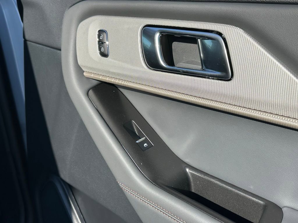 New 2026 Ford Explorer Active w/ Active Comfort Package image 19