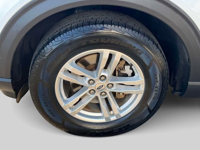 Used 2021 Ford Explorer XLT image 11