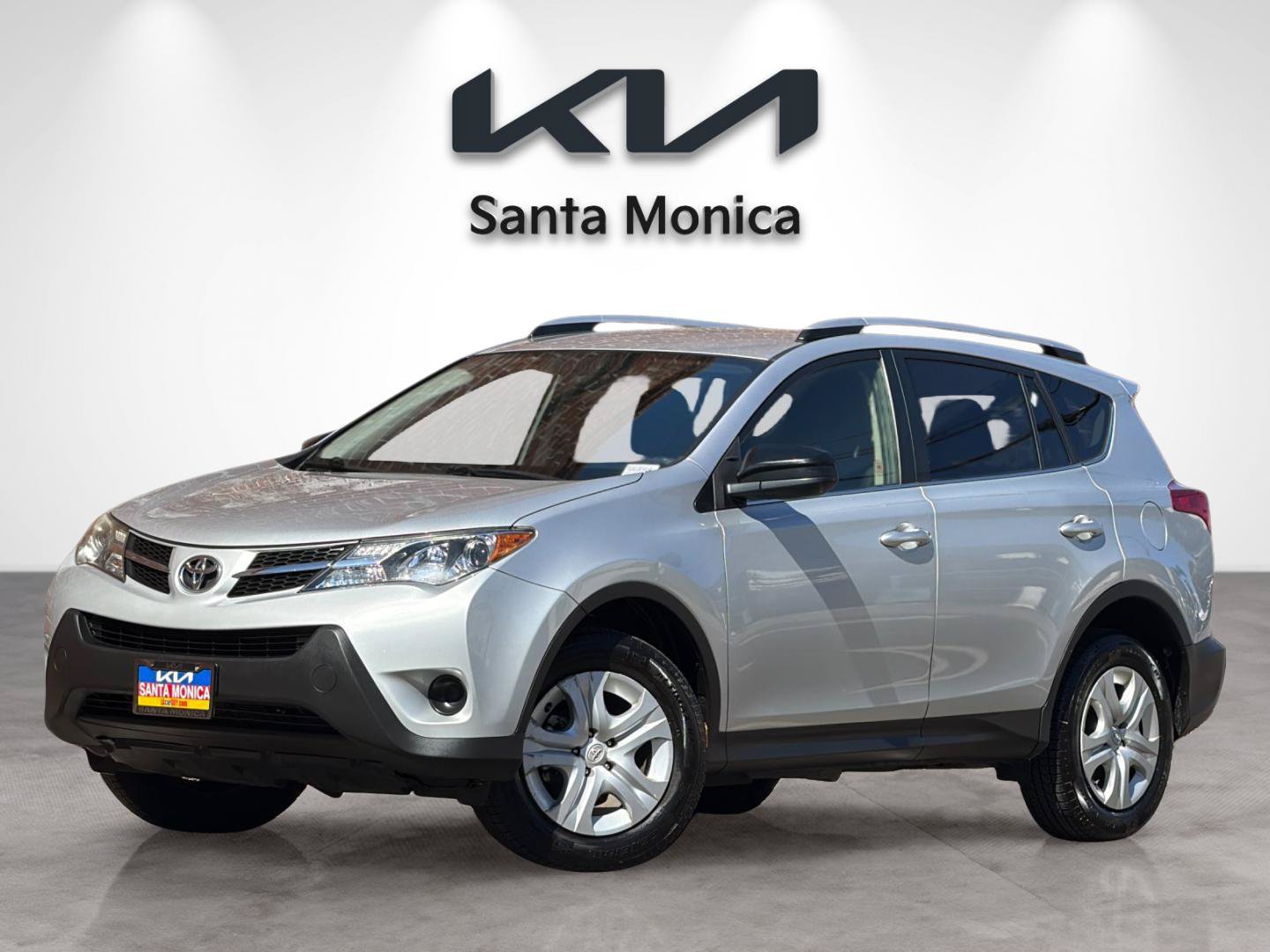 Used 2015 Toyota RAV4 LE FWD image 2