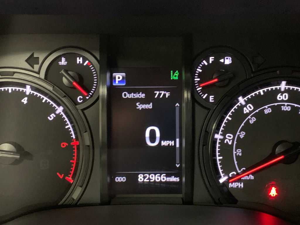 Used 2020 Toyota 4Runner SR5 Premium w/ Moonroof Package AWD/4WD image 32