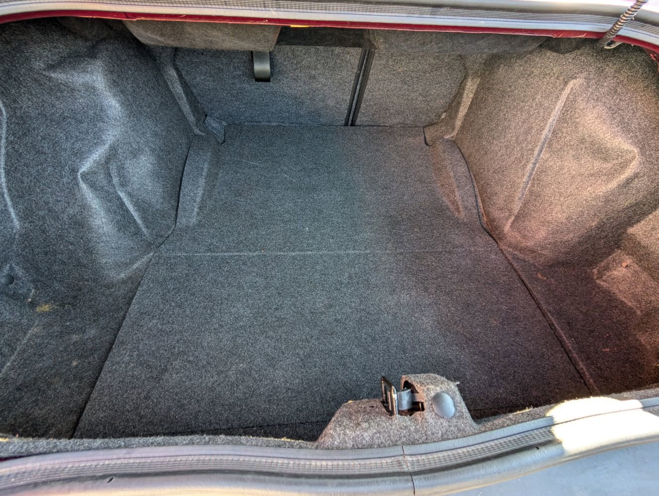 Used 2018 Dodge Challenger SXT image 17