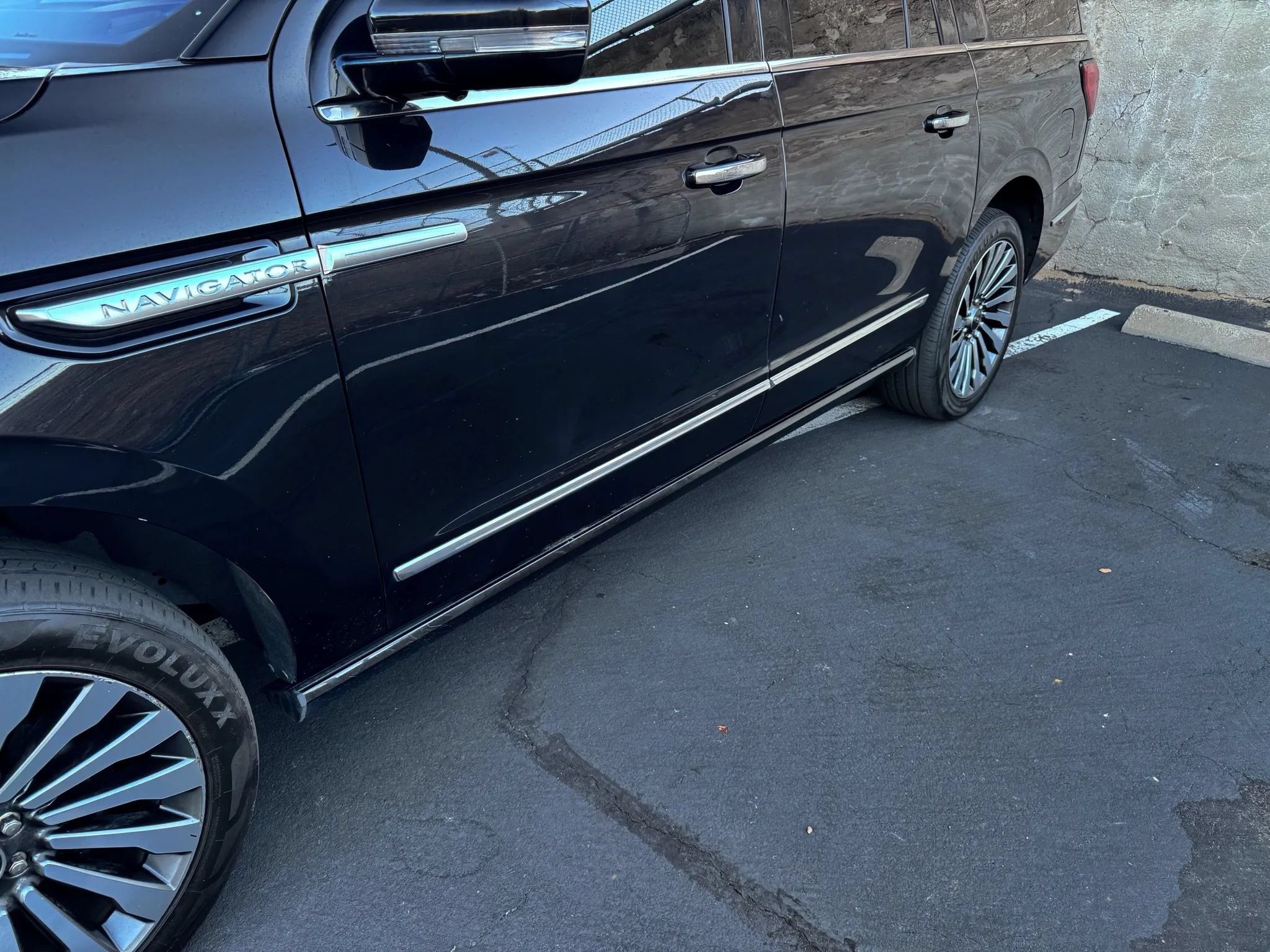 Used 2019 Lincoln Navigator L Reserve AWD/4WD image 10