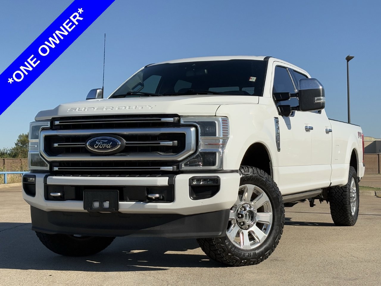 Used 2022 Ford F350 Platinum w/ FX4 Off-Road Package AWD/4WD image 2